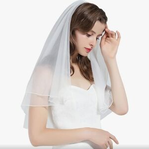 Wedding veil-fingertip length